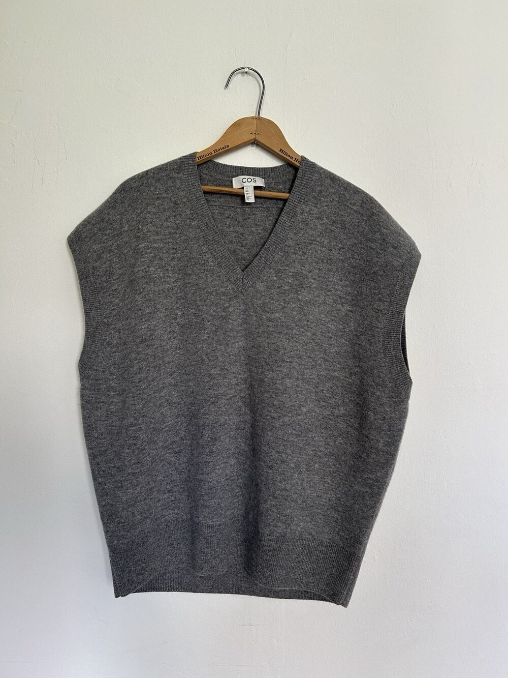 COS Gray Wool Sweater Vest Women’s M Oversized V Neck Knit 95% Wool